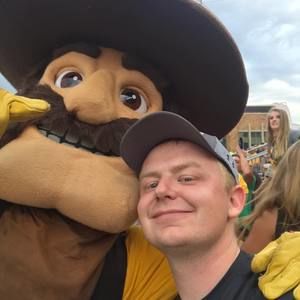 Meet your Posher, Connor